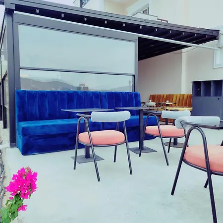 Almar Boutique ホテル 4*