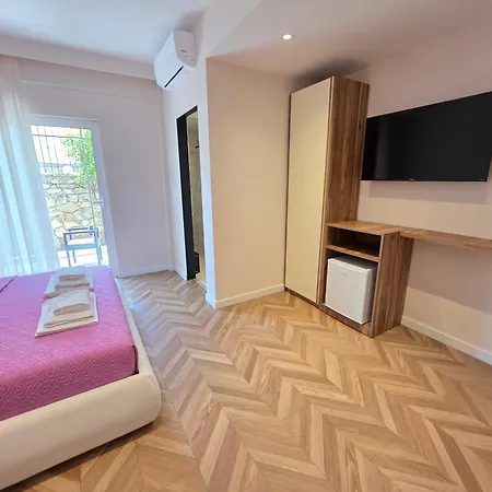 Almar Boutique 4* Sarandë