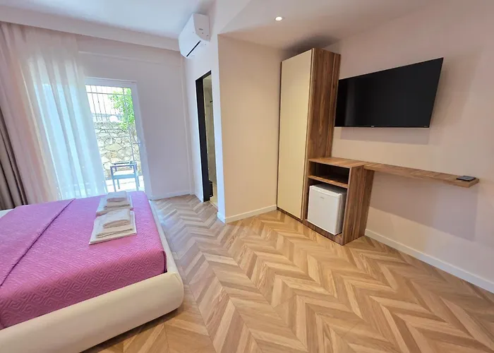 Almar Boutique 4* Saranda